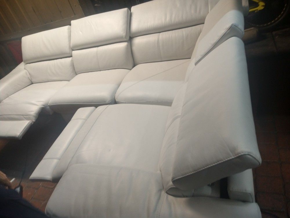 SECTIONAL GENUINE LEATHER RECLINER ELECTRIC WHITE COLLR..🚚💥✅ DELIVERY SERVICE AVAILABLE ✅✅🚚