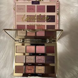 Tons Of Eyeshadow Palettes 