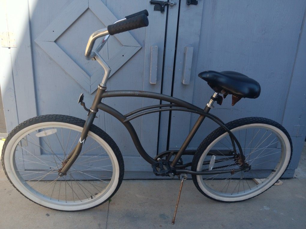Beach Cruiser. 26"tires. Firmstrong