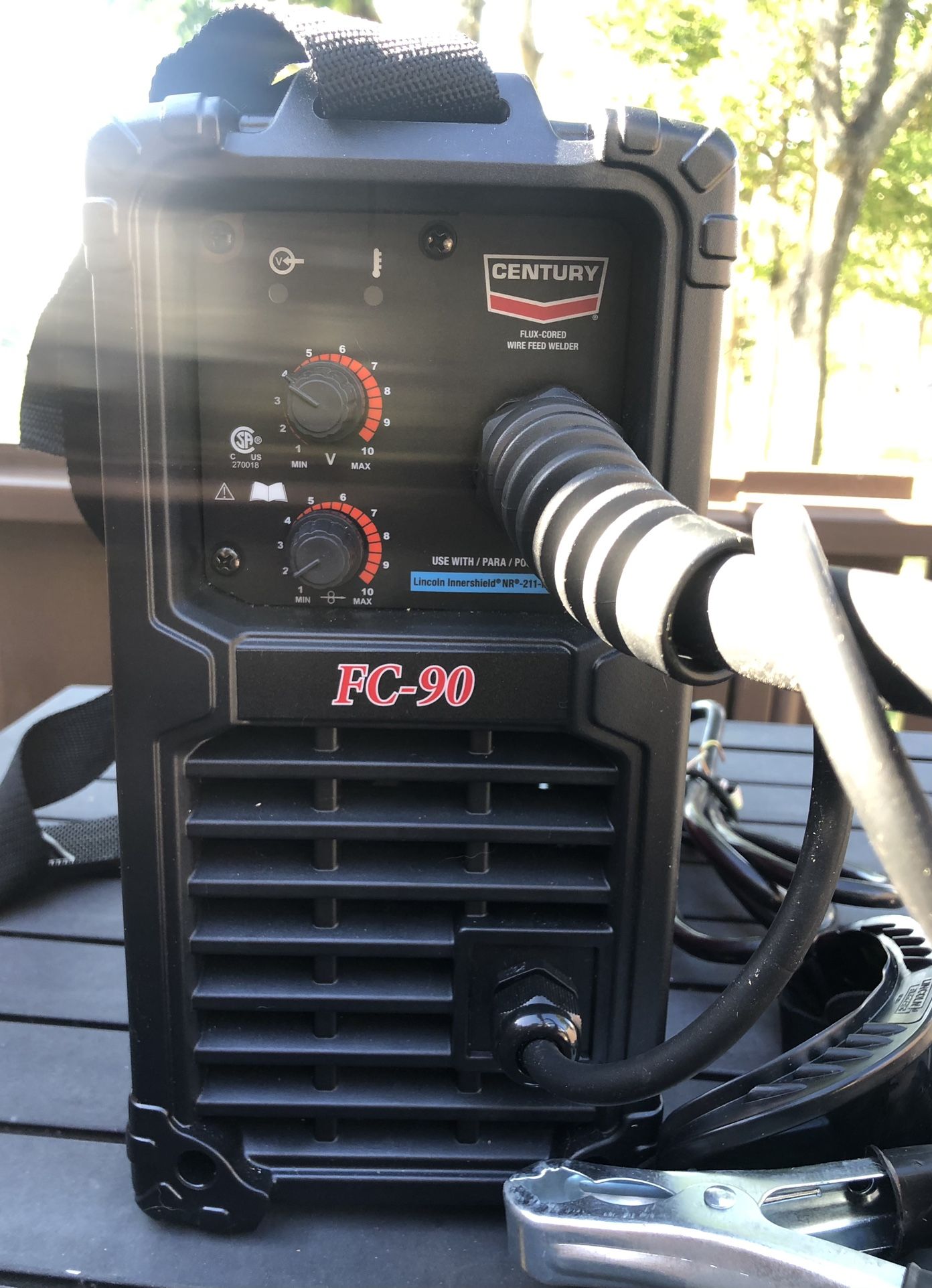 Century FC90 (flux core) wire feed welder and gun for Sale in Aiea, HI