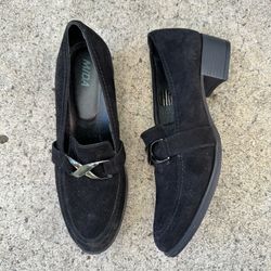Mida Women’s Suede Chuncky Heel Loafers Black Shoes size 39 (8.5)