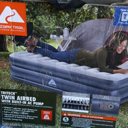 Twin Airbed With Buildin air Pump