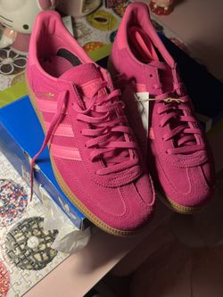 Women’s sneakers