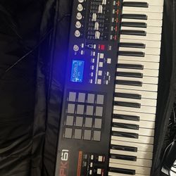 Music keyboard - AKAI MPK 61 Keys