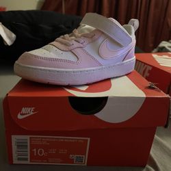 Girls Nikes 