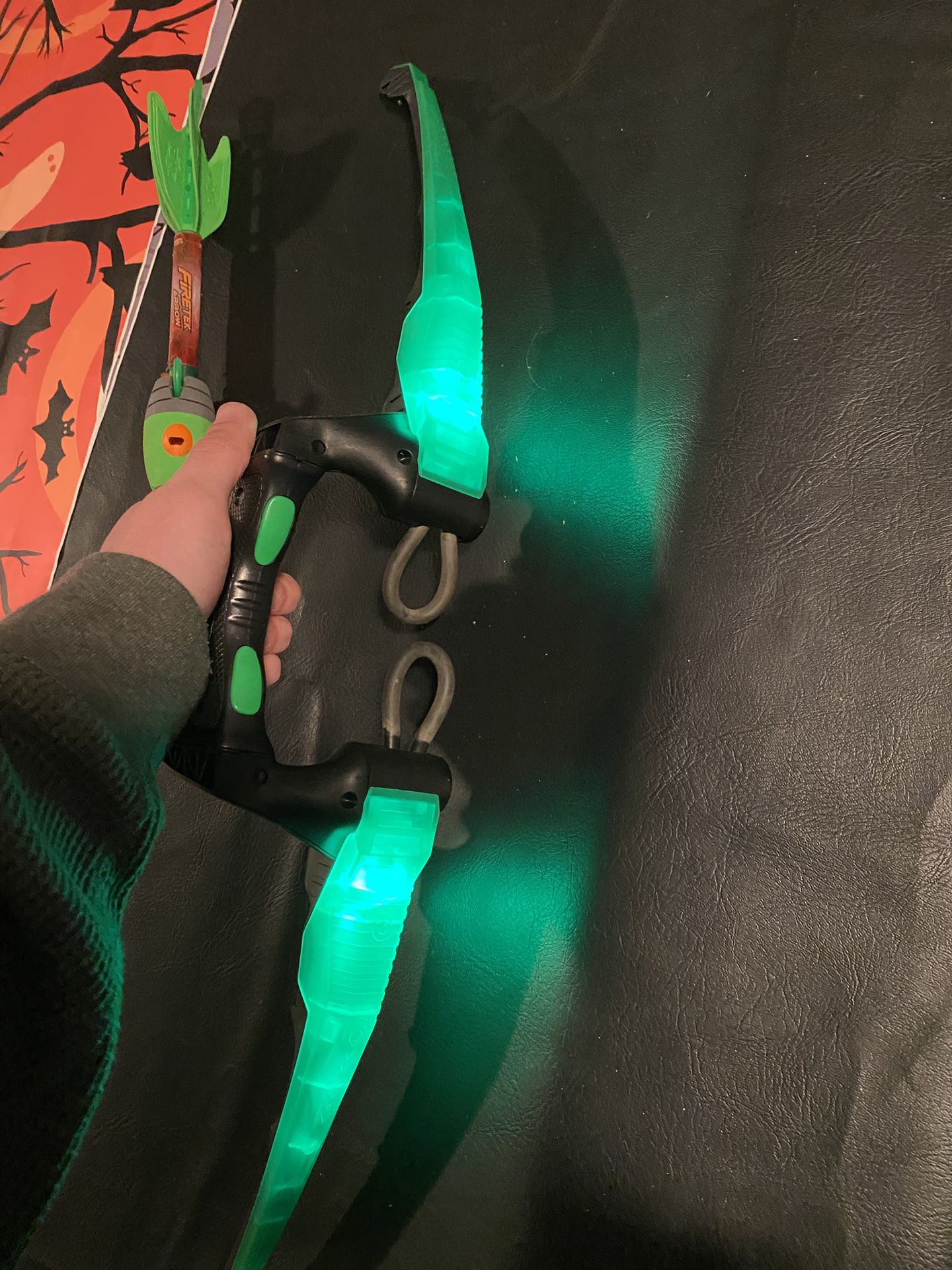 Zing Glowing Bow And Arrows