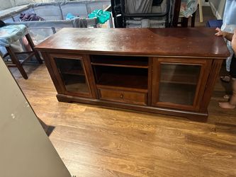 Entertainment center