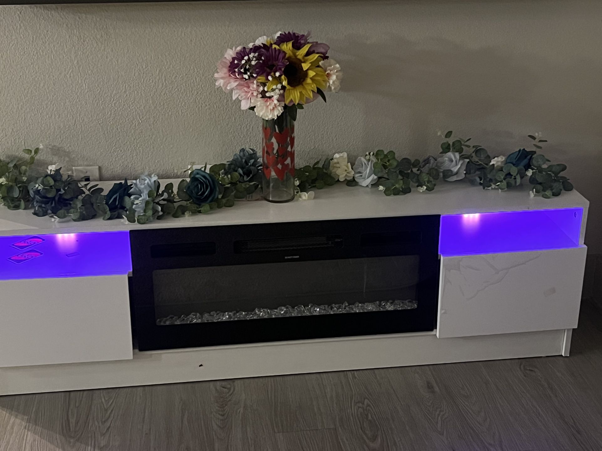 🔥 White TV Stand with Electric Fireplace – $60 (Houston, TX)