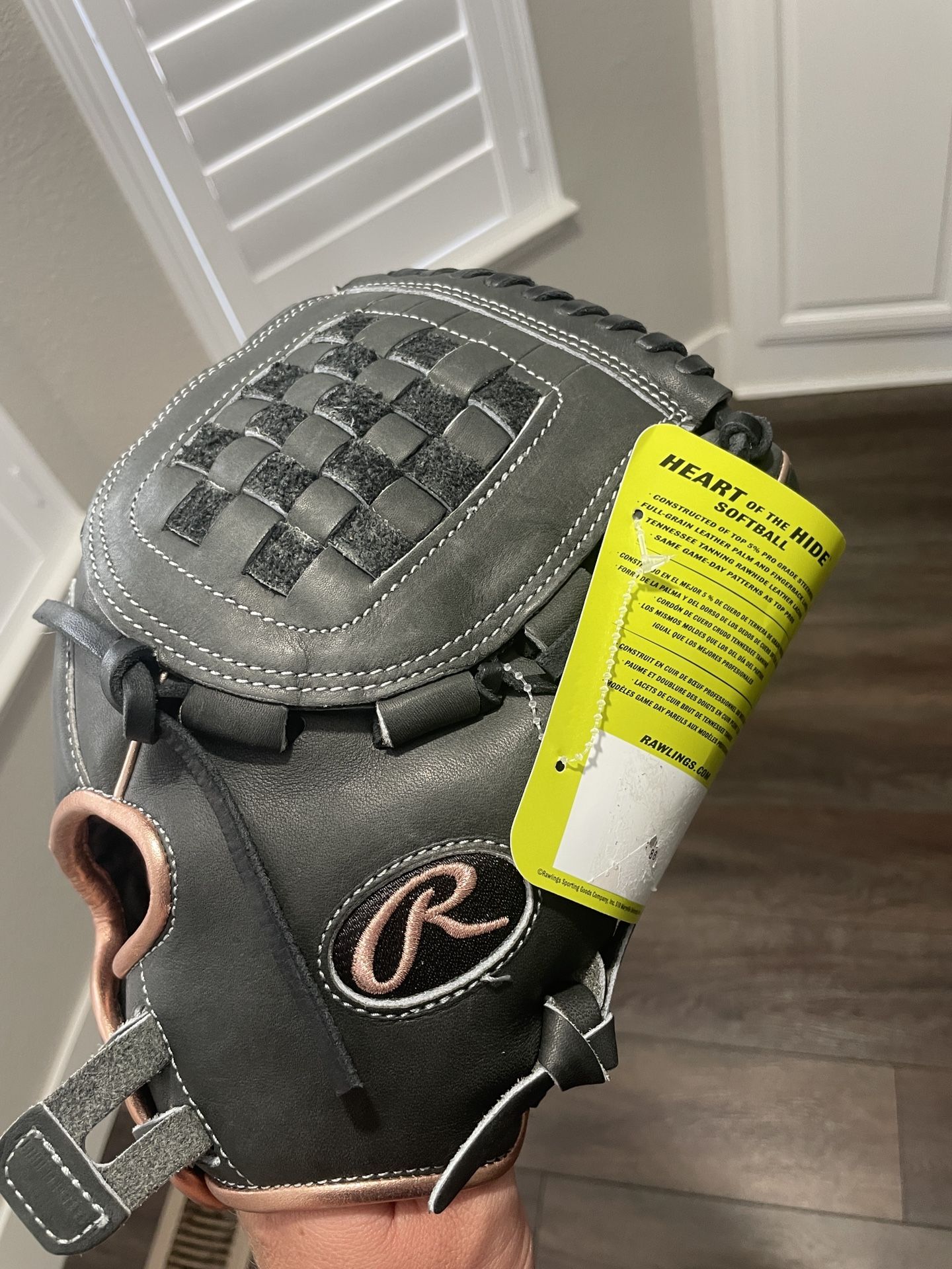 New Rawlings Heart Of The Hide Softball Glove