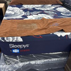 Queen Mattress 14” Sleepys Sealy Hybrid 