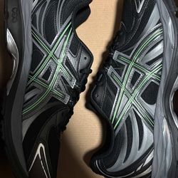 black and green asics size 9