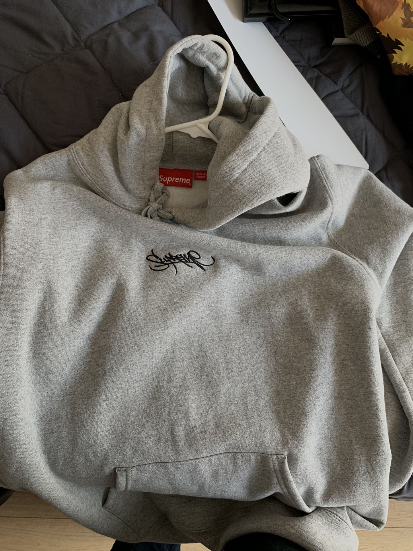 SUPREME “TAG” PULLOVER