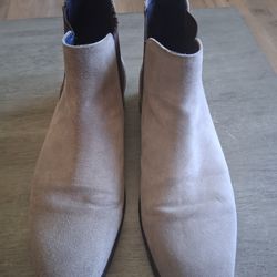 Steve Madden boots 9"