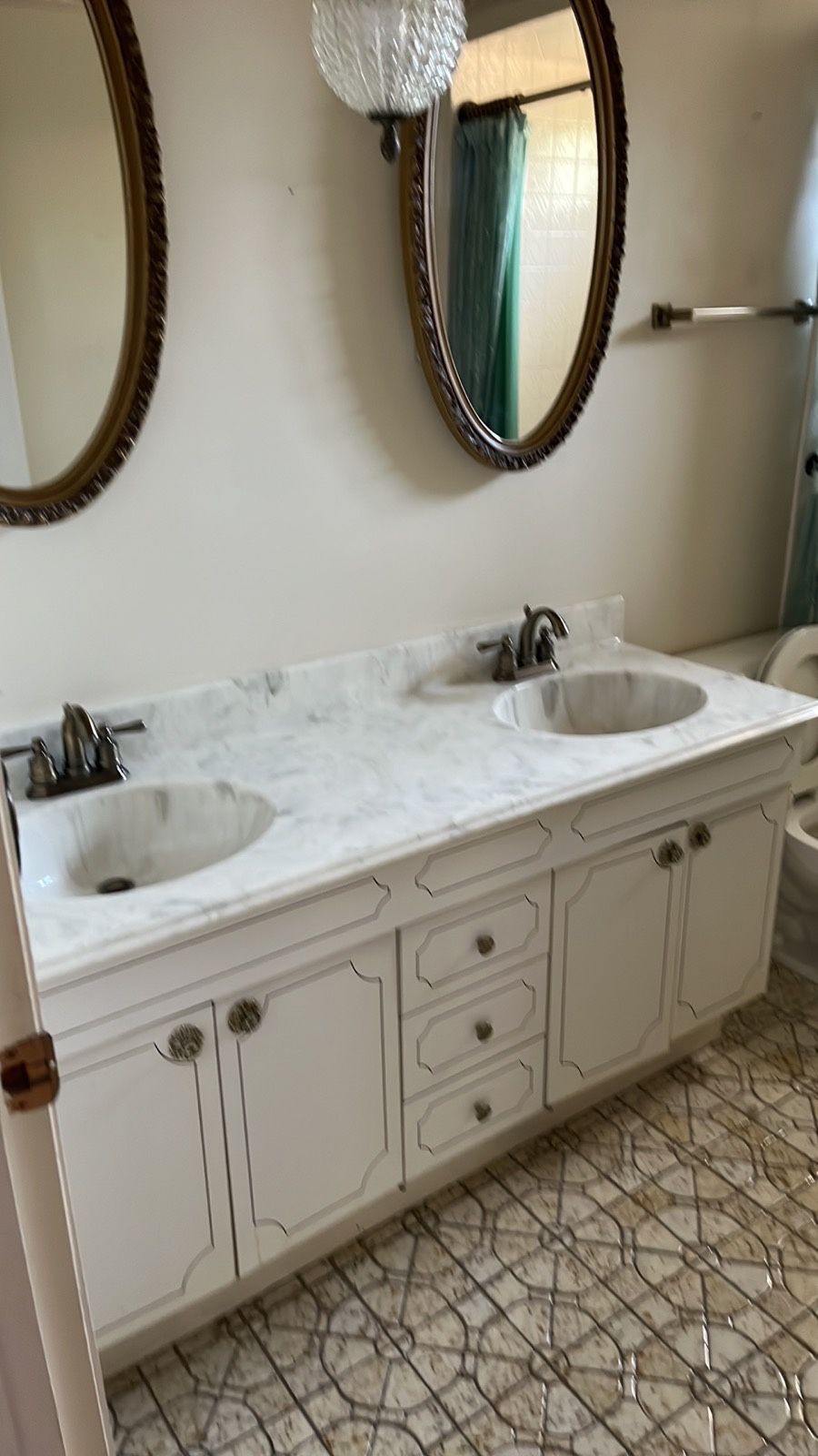 Double vanity
