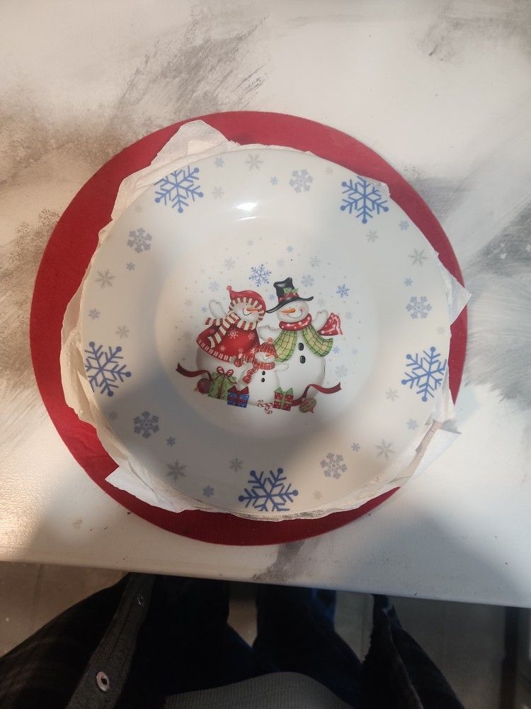 Snow Family Plate
