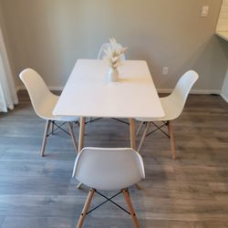 White Brown Table and 4 Chairs