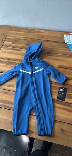 Nike tech Baby