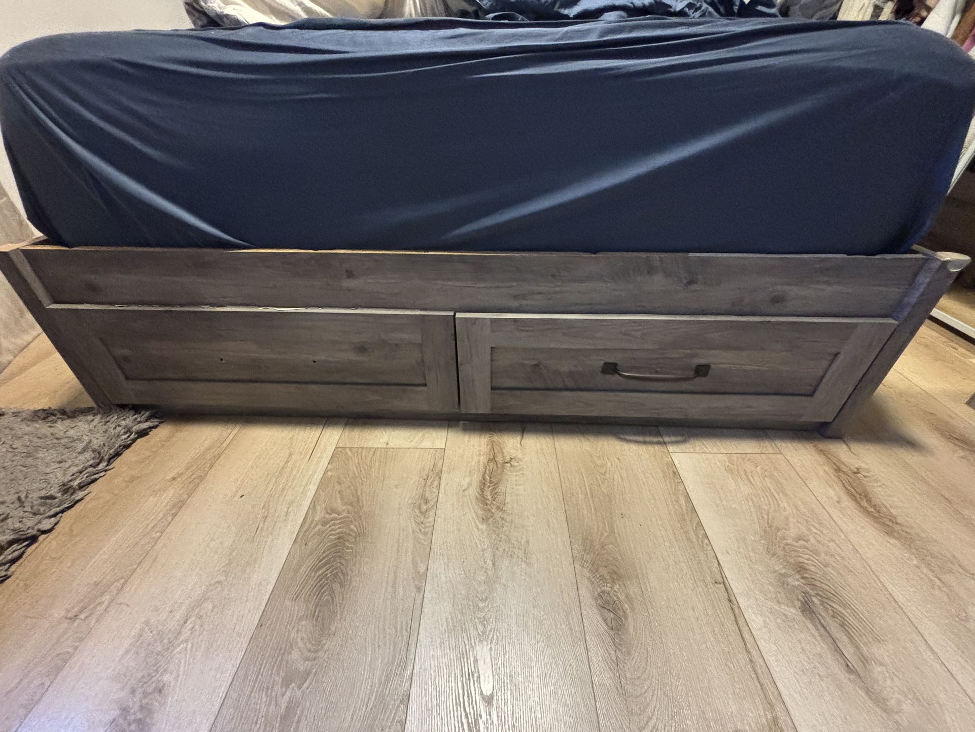 Rusticw Farmhouse Storage QUEEN Bed Frame (Footboard with Drawers)