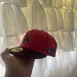 LA FITTED HAT SIZE 7-1/2