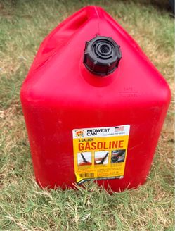 Se vende recipiente de plástico para gasolina de 5 galones en perfecto estado por $12