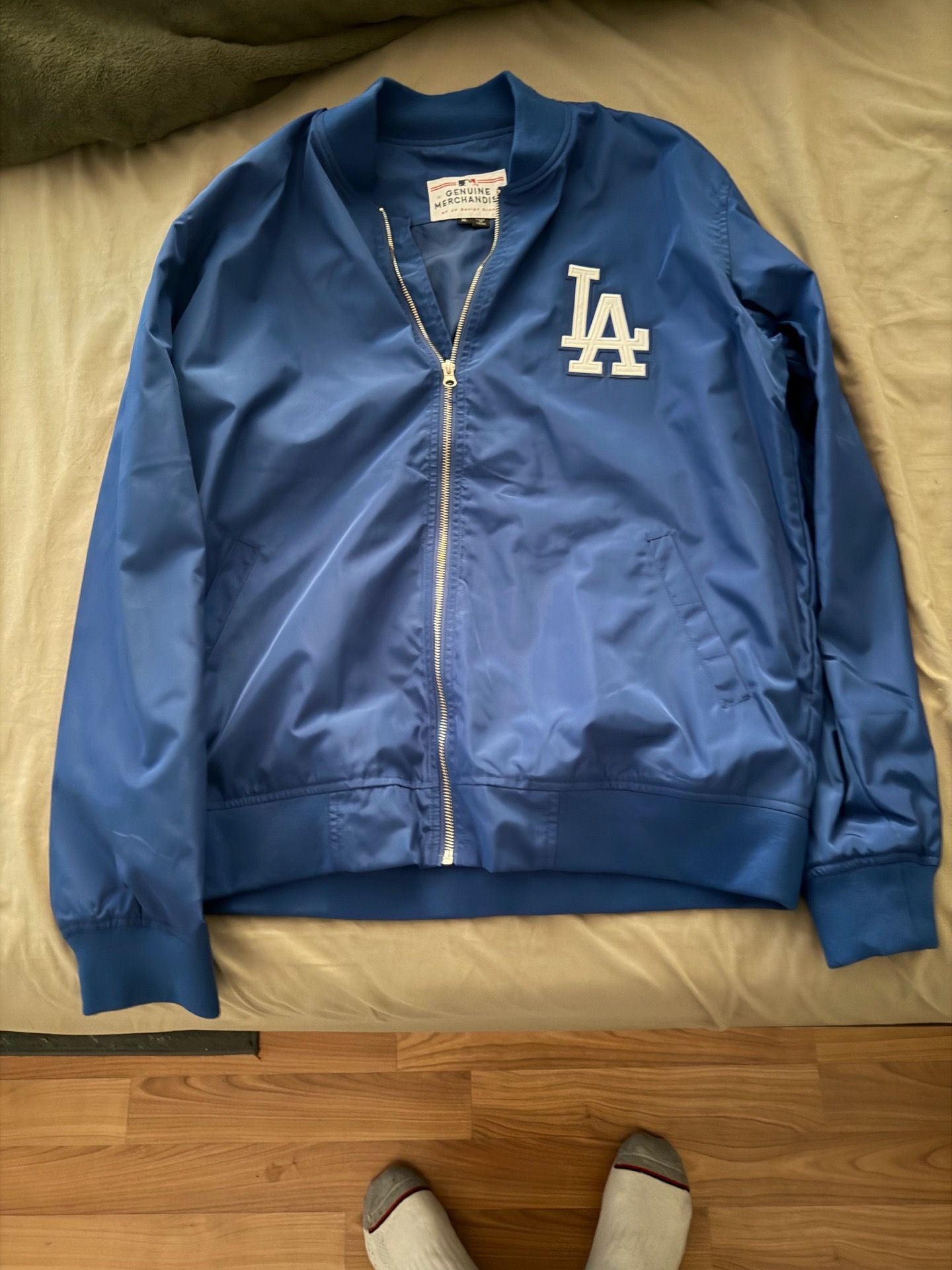 like new dodgers jacket size XL
