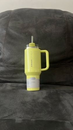 Stanley Tumbler Pale Green Yellow 40oz