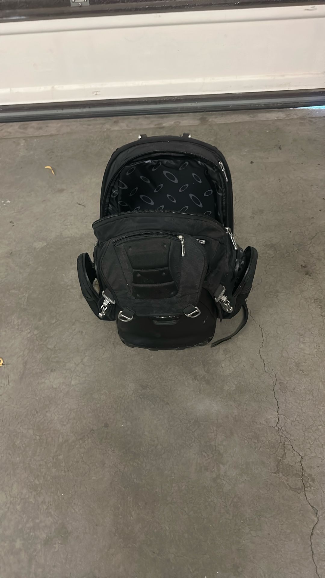 oakley back pack cooler combo