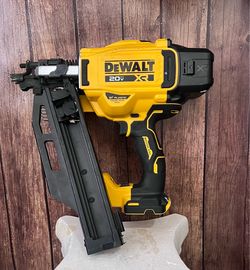 DeWalt 20V XR Brushless Framing Nailer