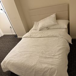 Full Size Bed With Mattress 