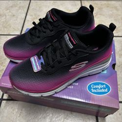 BRAND NEW SKETCHERS 7.5