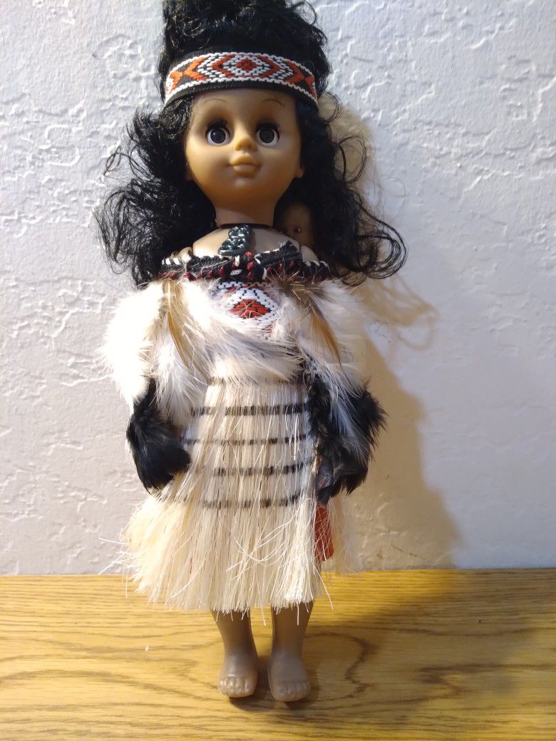 Maori Doll Whine 12" With Baby 