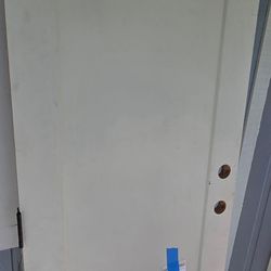 Door w/ hinges 