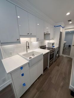 WHITE HIGH GLOSS KITCHEN CABINETS – BRAND NEW ✨
