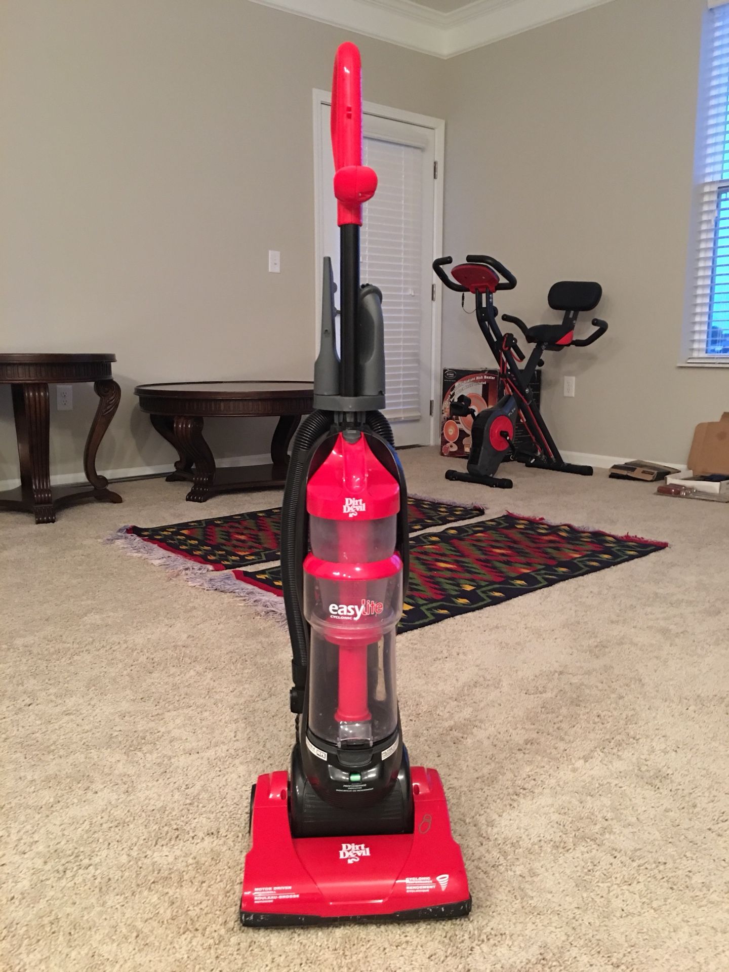 Dirt Devil UD20005 Easy Lite vacuum cleaner