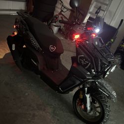 Farruko Edición Scooter 