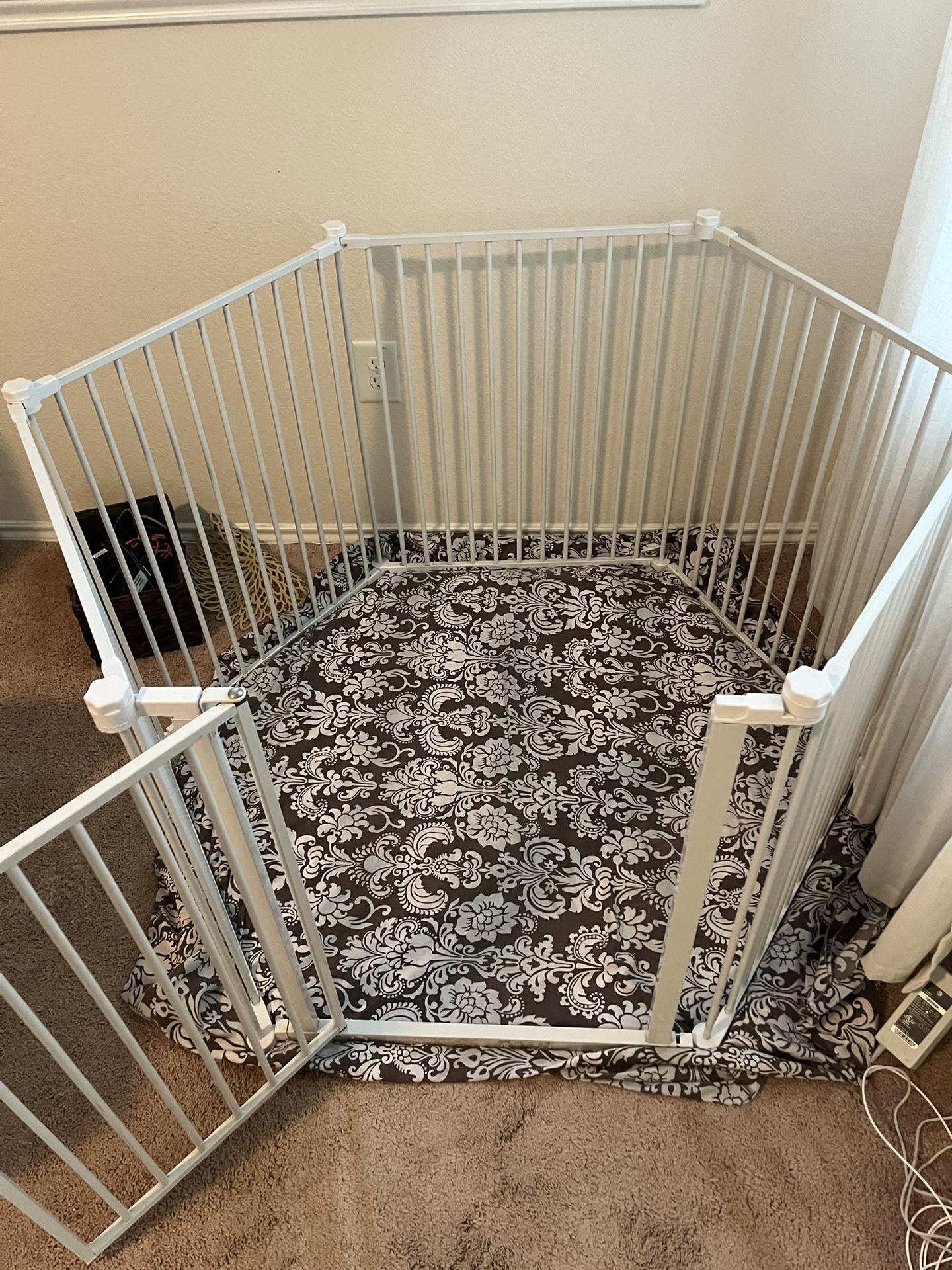 Iron Baby/Dog Play Pen