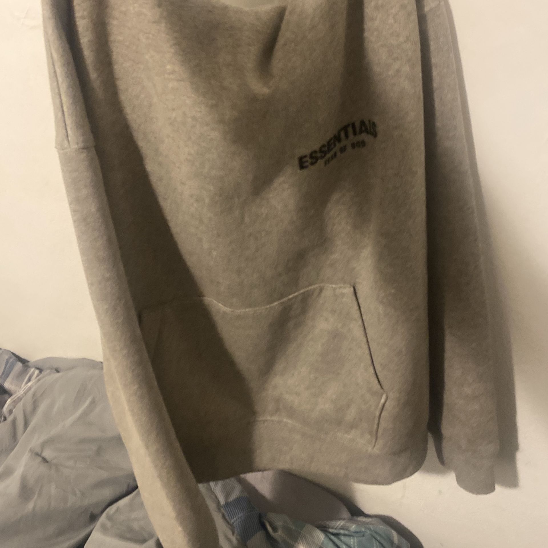 Essential hoodie