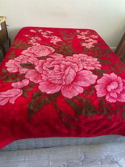 Red Floral Plush Blanket