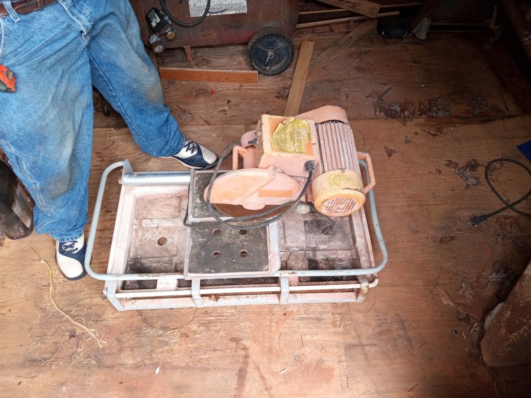 Tile Saw