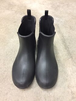 Women’s crocs Rain Boots, Size 9