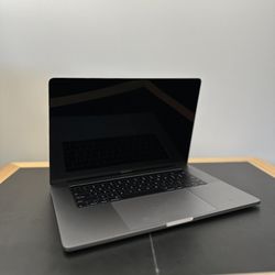MacBook Pro 15” 1TB SSD