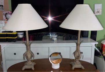 Pair of Decorative Pineapple Design Table Lamps with White Shades
