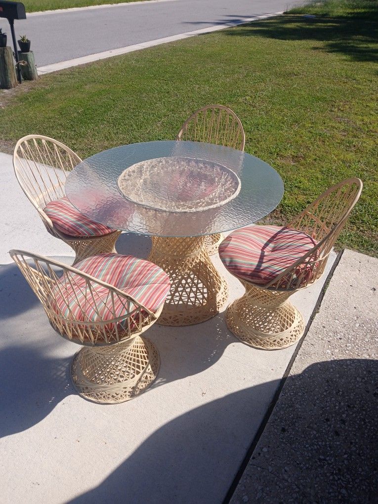 Spun Fiberglass Patio Set