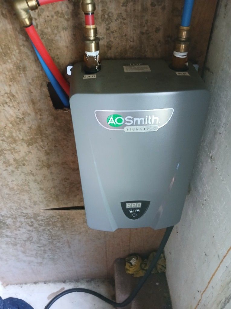 AO SMITH Tankless Water Heater 18w 240v