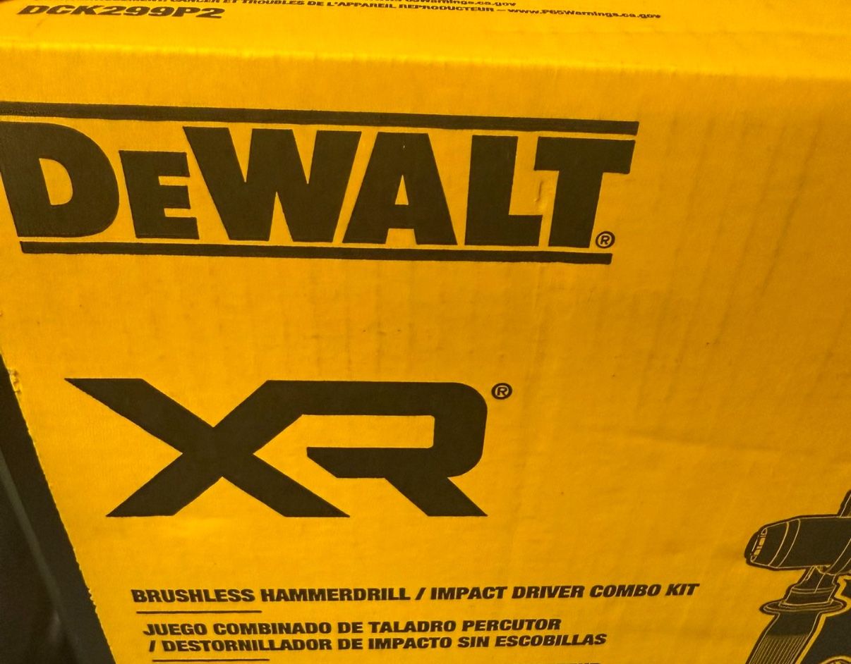 New DeWalt Drill Combo And 4 Extra Batteries (Total 6)