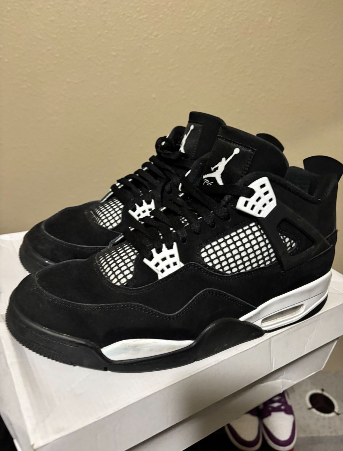 Jordan 4 White Thunder SIZE 12
