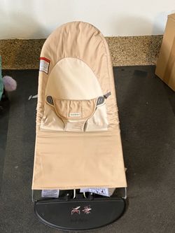 Baby bjorn bouncer