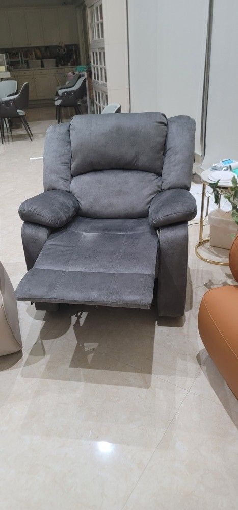 Power Recliner Almost New Condition 