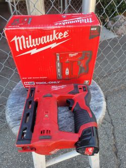 Milwaukee M12 3/8" Crown Stapler Tool Only