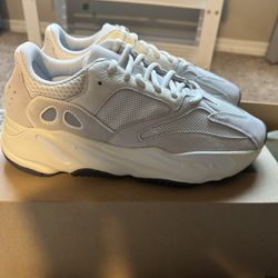 Yeezy 700 Analog